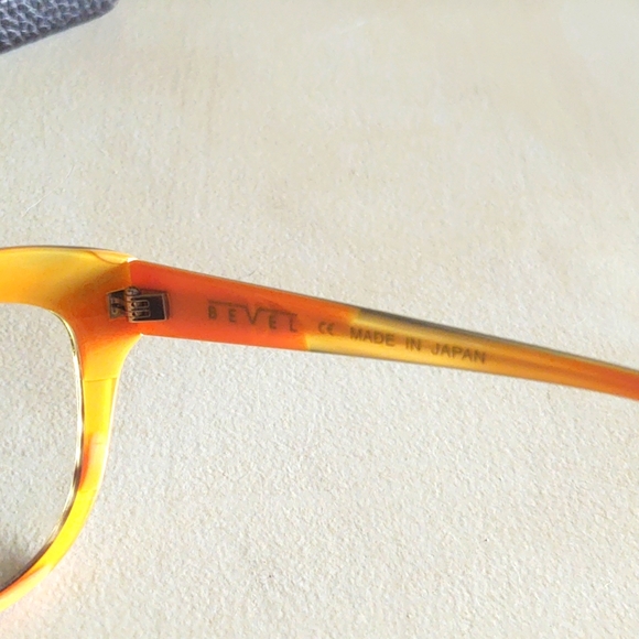 Bevel Rosaline RX-able Glasses - Picture 4 of 5